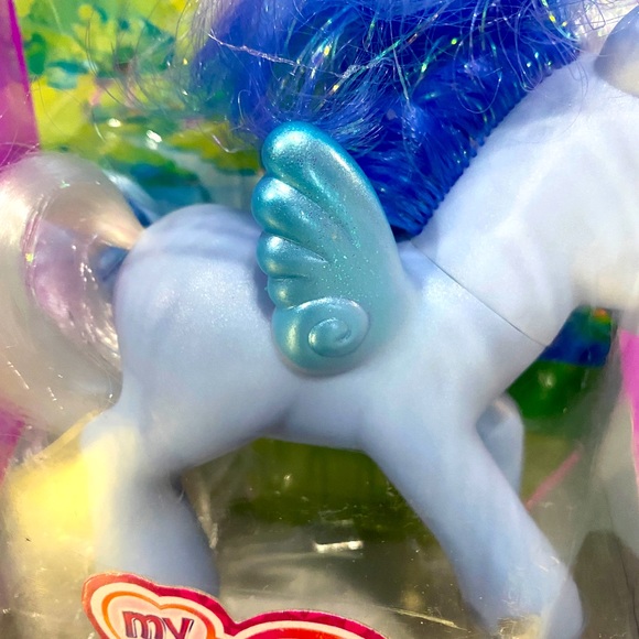 MY LITTLE PONY G3 NWT VTG 2005 CRYSTAL PRINCESS PEGASUS WINGED PONY SILVER GLOW - Picture 3 of 16